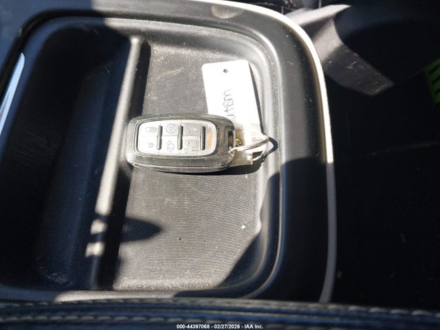 44397068 :رقم المزاد ، 2C4RC1DGXLR148162 vin ، 2020 Chrysler Voyager Lxi مزاد بيع