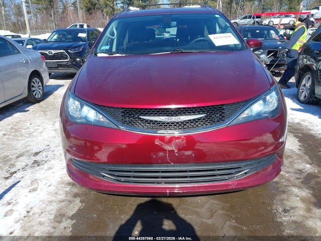 44397068 :رقم المزاد ، 2C4RC1DGXLR148162 vin ، 2020 Chrysler Voyager Lxi مزاد بيع