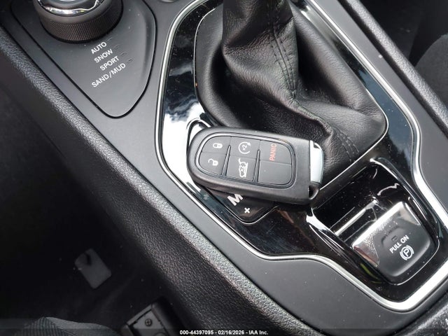 1C4PJMDX3KD293432 Jeep Cherokee Limited 4x4