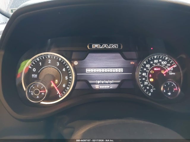 2021 Ram 1500 Big Horn  4x4 5'7 Box მანქანა იყიდება აუქციონზე, vin: 1C6SRFFT2MN809759, აუქციონის ნომერი: 44397107