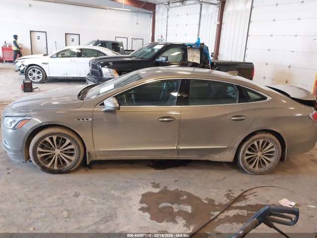 44397110 :رقم المزاد ، 1G4ZP5SS8HU148637 vin ، 2017 Buick Lacrosse Essence مزاد بيع