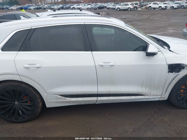 WA1VAAGE1KB024075 Audi E-tron Premium Plus
