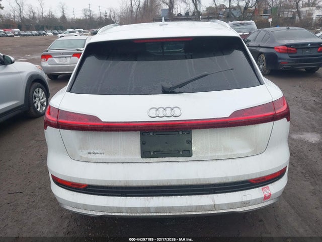 WA1VAAGE1KB024075 Audi E-tron Premium Plus
