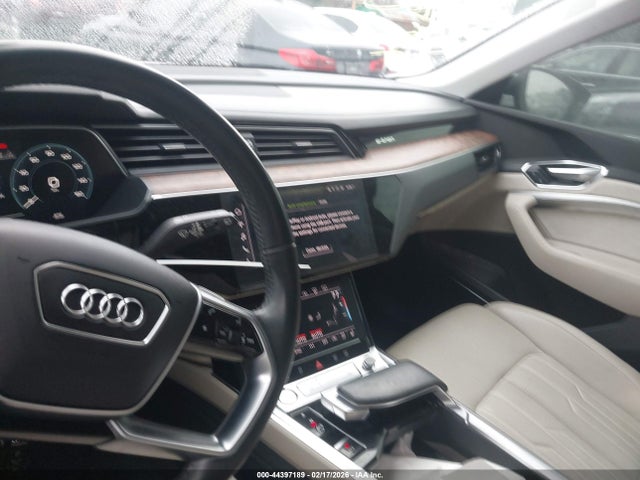 WA1VAAGE1KB024075 Audi E-tron Premium Plus