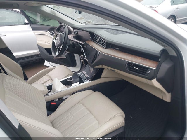 2019 AUDI E-TRON WA1VAAGE1KB024075 Photo 4