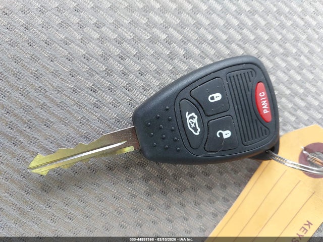 44397198 :رقم المزاد ، 1C3BC1FG4BN521162 vin ، 2011 Chrysler 200 Touring مزاد بيع