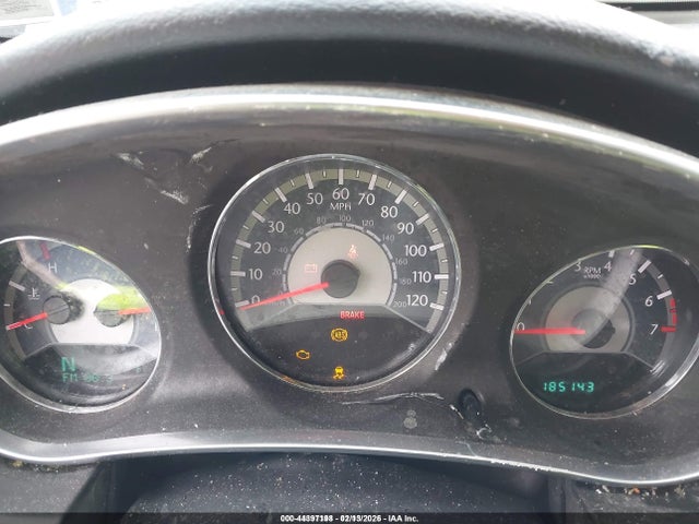 44397198 :رقم المزاد ، 1C3BC1FG4BN521162 vin ، 2011 Chrysler 200 Touring مزاد بيع