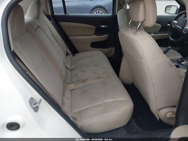 44397198 :رقم المزاد ، 1C3BC1FG4BN521162 vin ، 2011 Chrysler 200 Touring مزاد بيع