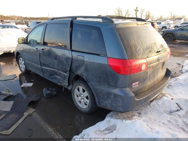2010 Toyota Sienna Le მანქანა იყიდება აუქციონზე, vin: 5TDKK4CC3AS313235, აუქციონის ნომერი: 44397222