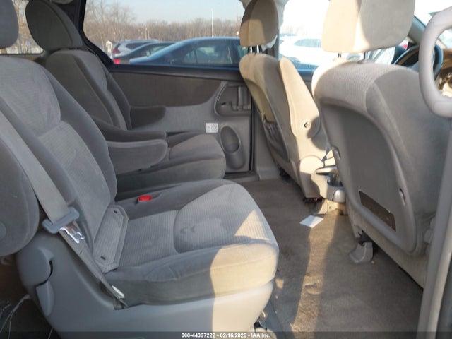 2010 Toyota Sienna Le მანქანა იყიდება აუქციონზე, vin: 5TDKK4CC3AS313235, აუქციონის ნომერი: 44397222
