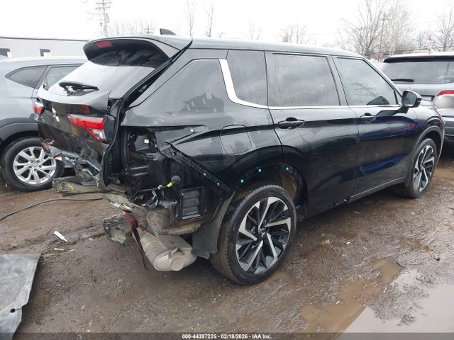 2022 MITSUBISHI OUTLANDER JA4J4UA80NZ045506 Photo 3