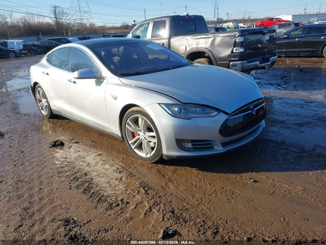 2015 TESLA MODEL S 5YJSA1E4XFF114864 Photo 0
