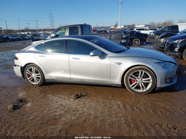 Tesla Model S 85d/p85d 2015 5YJSA1E4XFF114864 Image 13