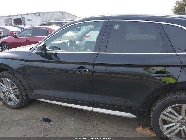 44397333 :رقم المزاد ، WA1CNAFY9J2088578 vin ، 2018 Audi Q5 2.0t Premium/2.0t Tech Premium مزاد بيع