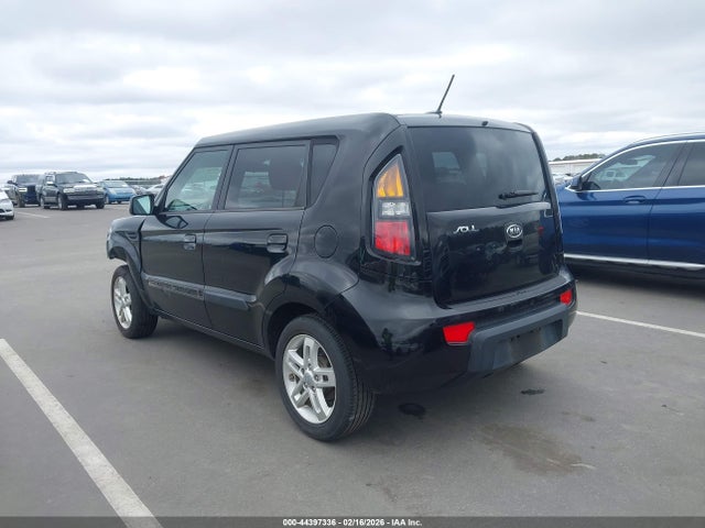 2010 KIA SOUL KNDJT2A24A7111747 Photo 2