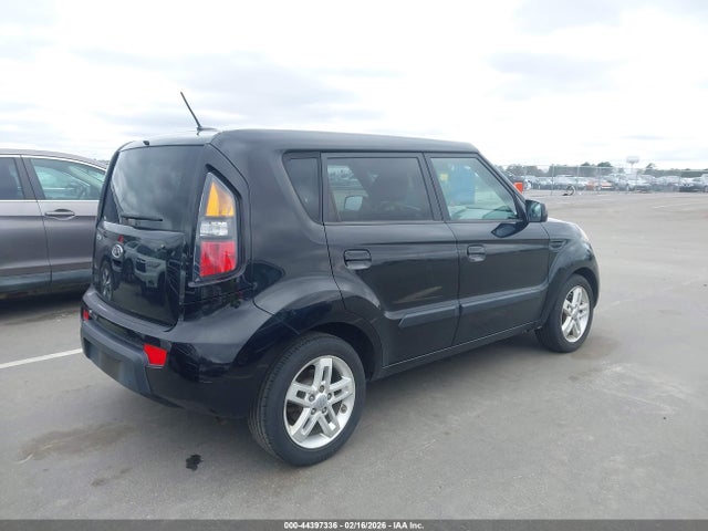2010 KIA SOUL KNDJT2A24A7111747 Photo 3