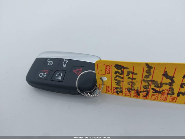 2017 JAGUAR XE SAJAJ4BN4HA956865 Photo 10