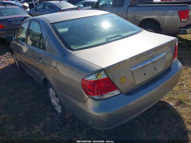 2006 TOYOTA CAMRY 4T1BE32K06U651944 Photo 2