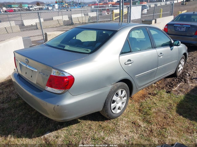 2006 TOYOTA CAMRY 4T1BE32K06U651944 Photo 3