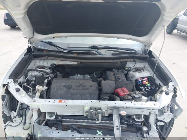 2020 Mitsubishi Outlander Se 2.4 S-awc მანქანა იყიდება აუქციონზე, vin: JA4AZ3A3XLZ010887, აუქციონის ნომერი: 44397457