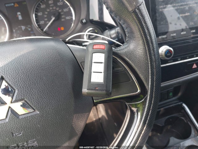 2020 Mitsubishi Outlander Se 2.4 S-awc მანქანა იყიდება აუქციონზე, vin: JA4AZ3A3XLZ010887, აუქციონის ნომერი: 44397457