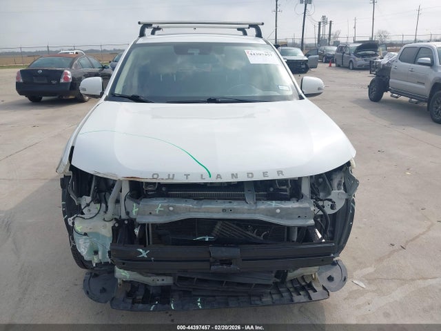 2020 Mitsubishi Outlander Se 2.4 S-awc მანქანა იყიდება აუქციონზე, vin: JA4AZ3A3XLZ010887, აუქციონის ნომერი: 44397457