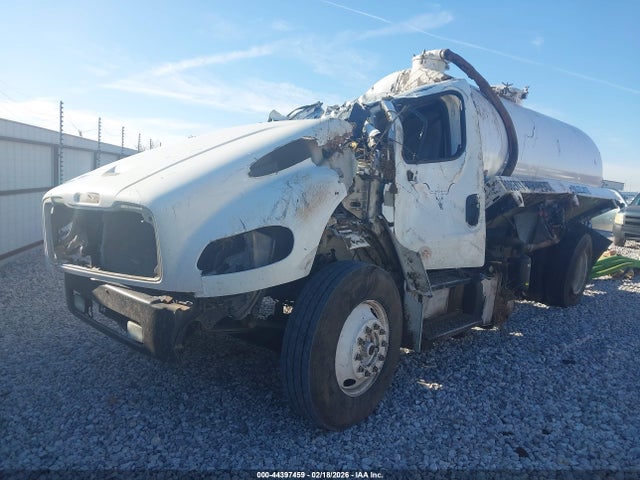 44397459 :رقم المزاد ، 1FVACXDT5DHBY1331 vin ، 2013 Freightliner M2 106 Medium Duty مزاد بيع