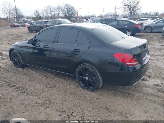 2017 MERCEDES-BENZ C 300 55SWF4KB8HU193640 Photo 2