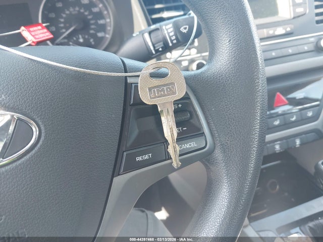 5NPD74LF5HH165707 Hyundai ELANTRA SE