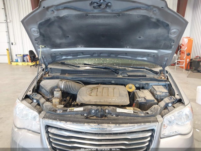 44397494 :رقم المزاد ، 2C4RC1CG4GR188695 vin ، 2016 Chrysler Town & Country Touring-l Anniversary Edition مزاد بيع
