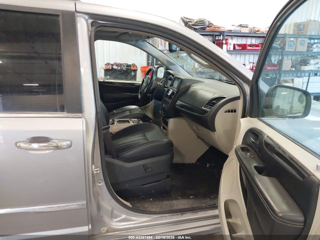 44397494 :رقم المزاد ، 2C4RC1CG4GR188695 vin ، 2016 Chrysler Town & Country Touring-l Anniversary Edition مزاد بيع