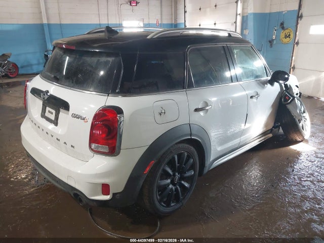 2017 MINI COUNTRYMAN WMZYT3C38H3D98458 Photo 3
