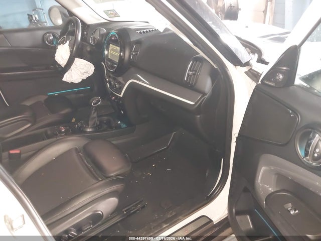 2017 MINI COUNTRYMAN WMZYT3C38H3D98458 Photo 4