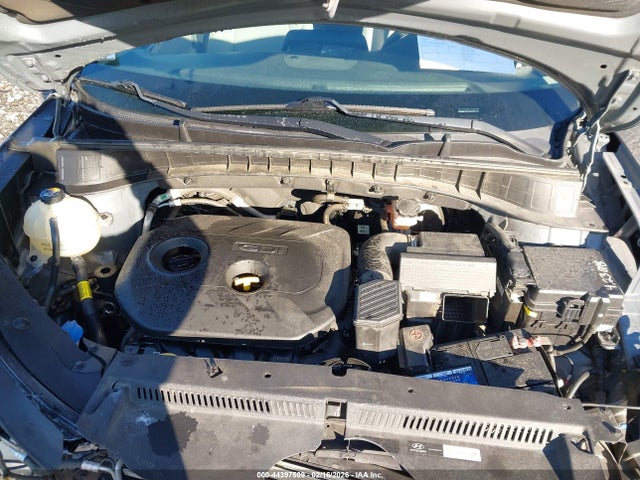 KM8J23A40KU006261 Hyundai TUCSON SE