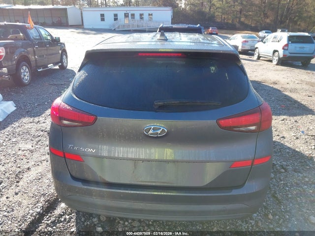KM8J23A40KU006261 Hyundai TUCSON SE