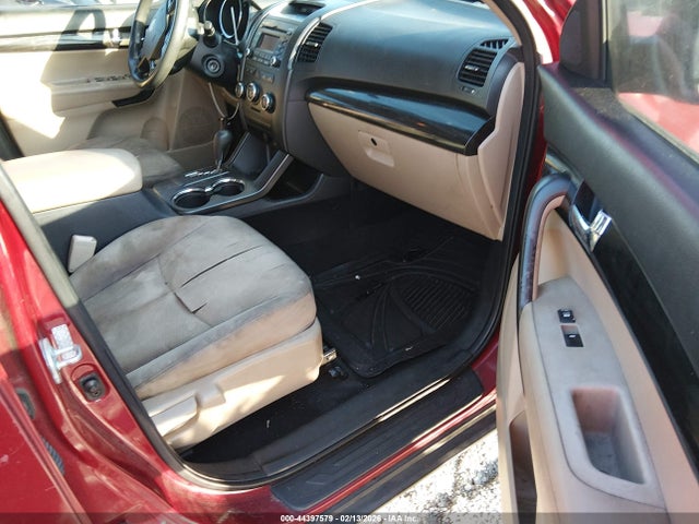2011 KIA SORENTO 5XYKT3A13BG077578 Photo 4