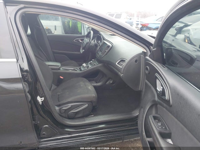 Продаж на аукціоні авто 2016 Chrysler 200 Limited, vin: 1C3CCCAB6GN121915, номер лоту: 44397582