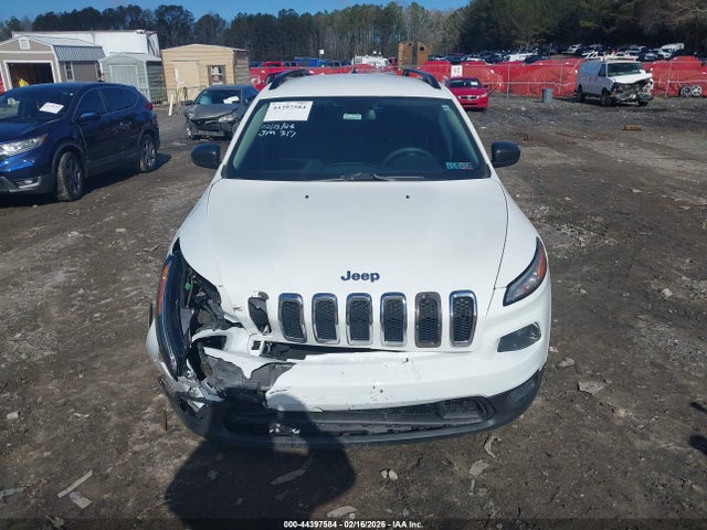 1C4PJLAB8GW161104 Jeep Cherokee Sport