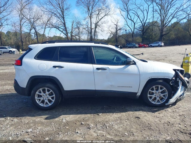 1C4PJLAB8GW161104 Jeep Cherokee Sport