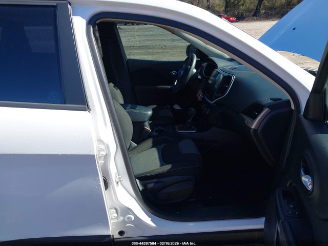 1C4PJLAB8GW161104 Jeep Cherokee Sport