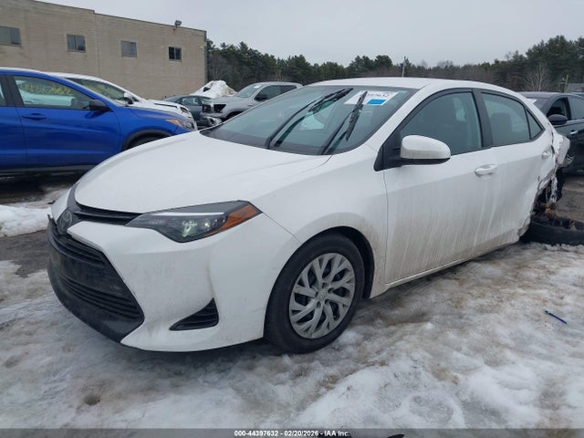 Toyota COROLLA LE 2017 5YFBURHE0HP703696 Image 2