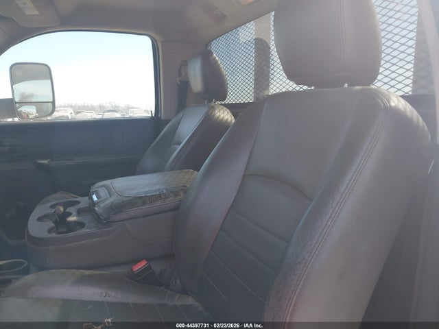 2018 Ram 5500 Chassis Tradesman/slt მანქანა იყიდება აუქციონზე, vin: 3C7WRNBLXJG233615, აუქციონის ნომერი: 44397731