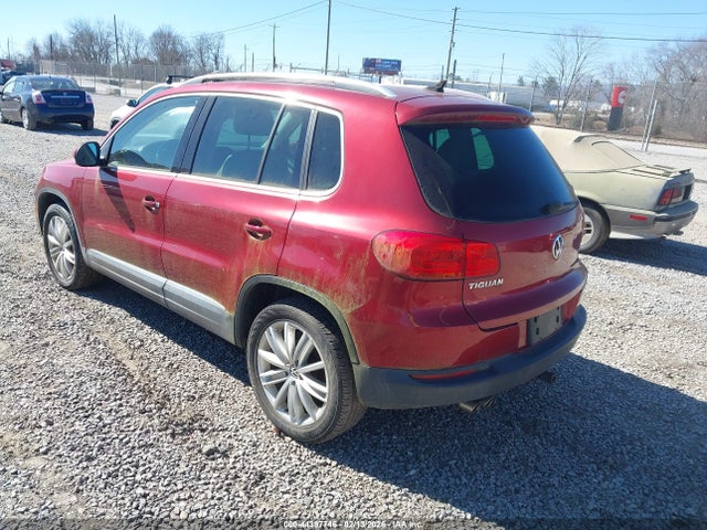 2012 VOLKSWAGEN TIGUAN WVGAV7AX4CW078594 Photo 2