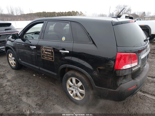 2013 KIA SORENTO 5XYKTCA67DG404076 Photo 2