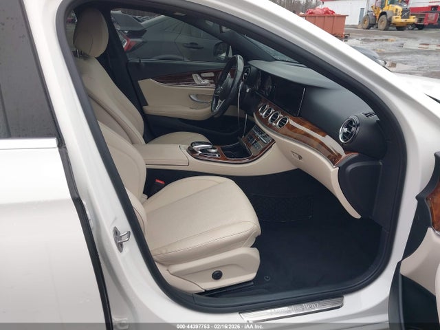 44397753 :رقم المزاد ، WDDZF4KB2KA553991 vin ، 2019 Mercedes-benz E 300 4matic مزاد بيع