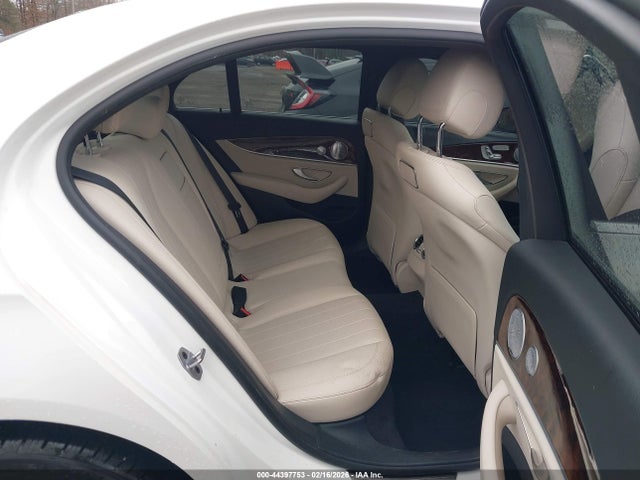 44397753 :رقم المزاد ، WDDZF4KB2KA553991 vin ، 2019 Mercedes-benz E 300 4matic مزاد بيع