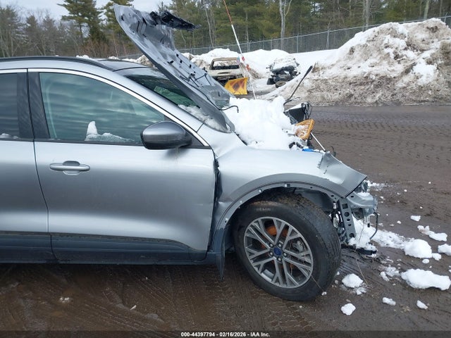 1FMCU9H60MUB15870 Ford ESCAPE SEL