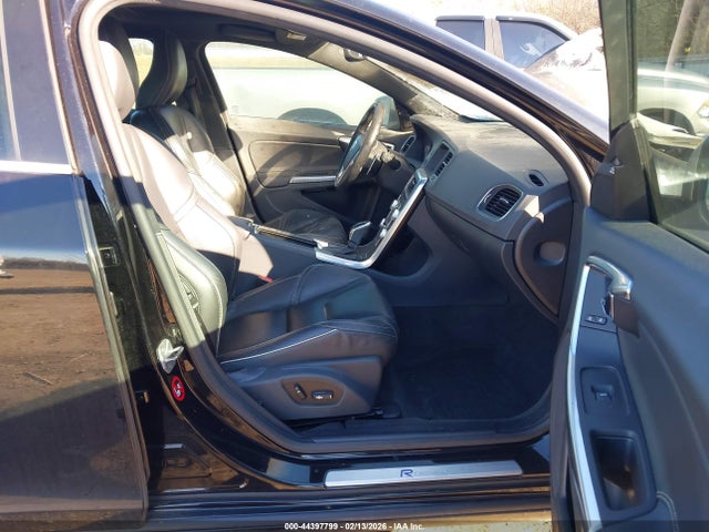 2017 VOLVO S60 YV149MTSXH2432231 Photo 4