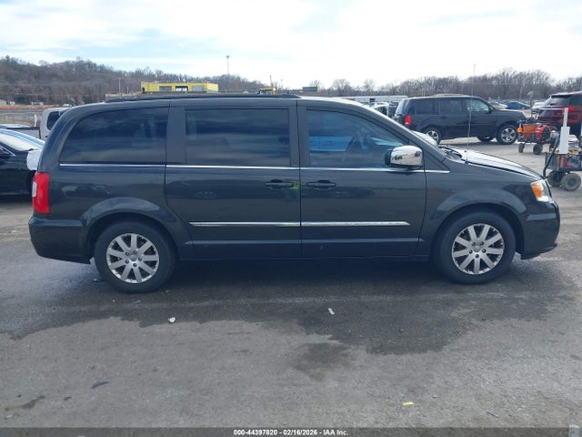 Продажа на аукционе авто 2011 Chrysler Town & Country Touring-l, vin: 2A4RR8DGXBR761172, номер лота: 44397820