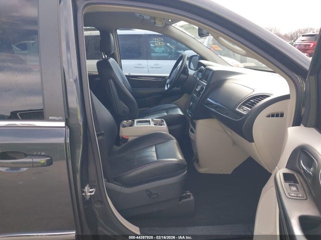 Продажа на аукционе авто 2011 Chrysler Town & Country Touring-l, vin: 2A4RR8DGXBR761172, номер лота: 44397820